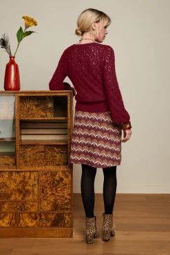 Border Skirt Lounge