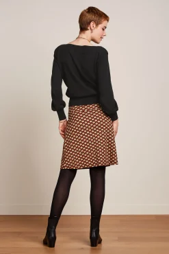 Border Skirt Valet